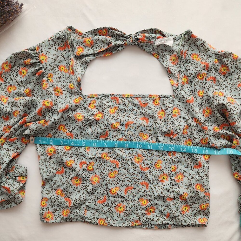 NWOT Sienna Sky Top Womens Lg Boho Floral Smocked Cottagecore Milkmaid Bloom Rtr - Picture 4 of 7